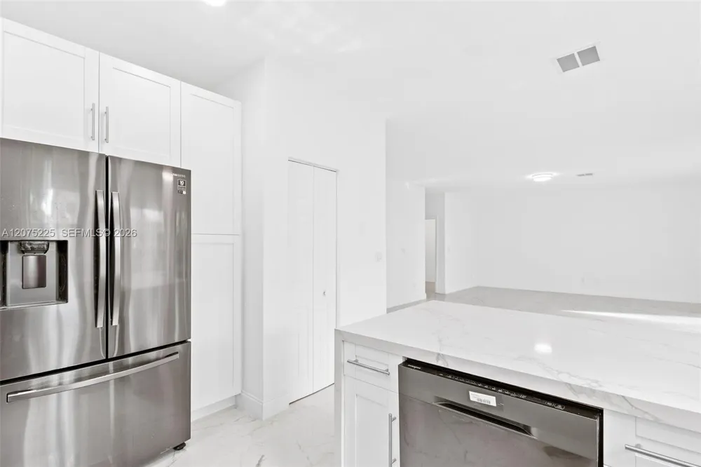 15842 SW 14 ST Pembroke Pines, FL 33027