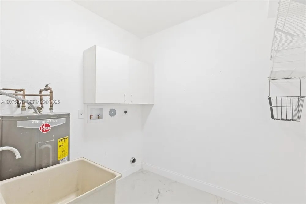 15842 SW 14 ST Pembroke Pines, FL 33027