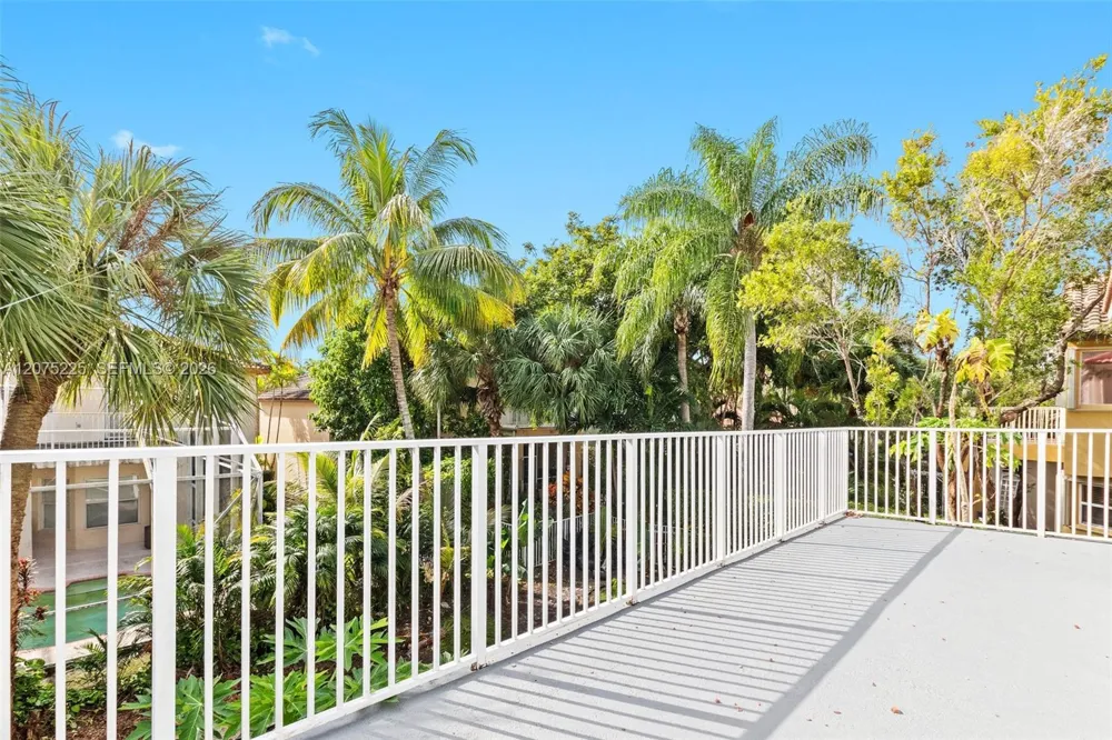 15842 SW 14 ST Pembroke Pines, FL 33027