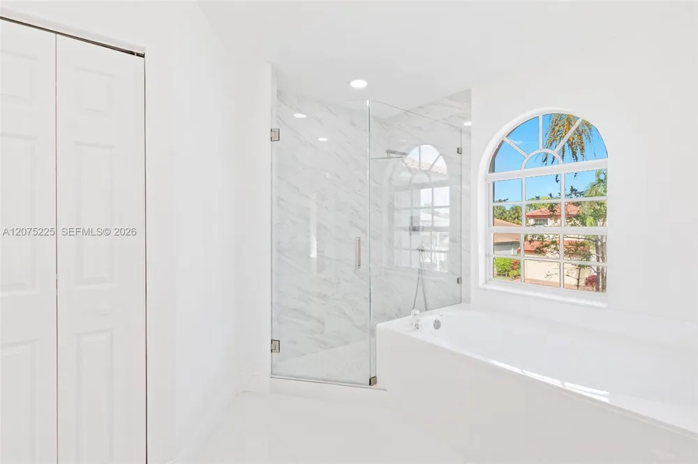 15842 SW 14 ST Pembroke Pines, FL 33027