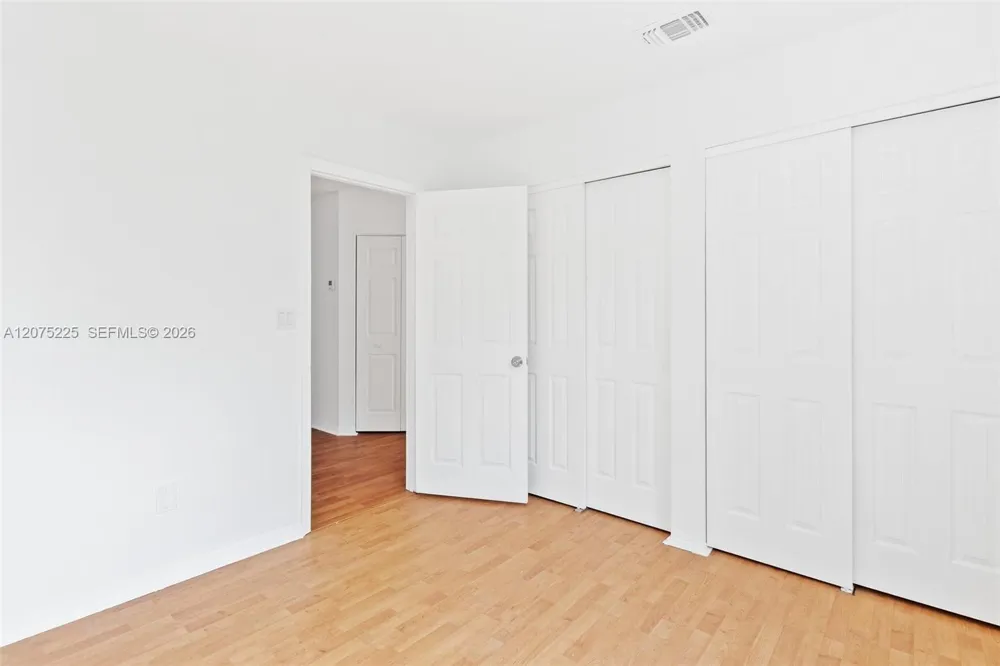 15842 SW 14 ST Pembroke Pines, FL 33027
