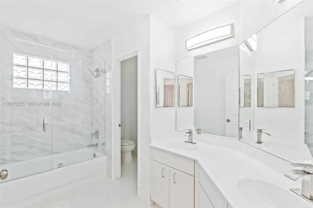 15842 SW 14 ST Pembroke Pines, FL 33027