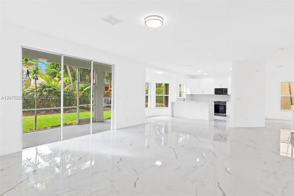 15842 SW 14 ST Pembroke Pines, FL 33027