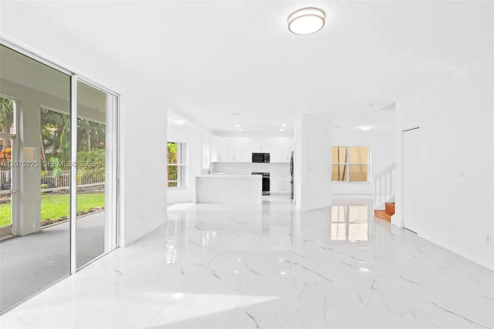 15842 SW 14 ST Pembroke Pines, FL 33027