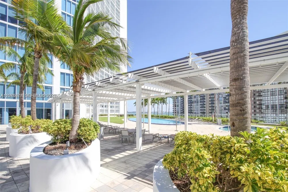 601 NE 36th St #1209 Miami, FL 33137