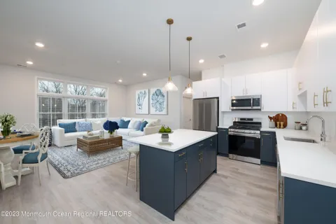 158 First Avenue #208