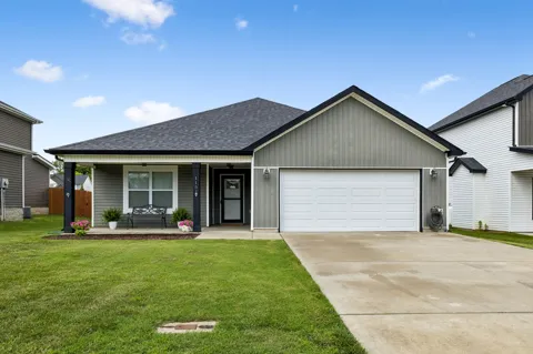 1151 Eagles Bluff Dr