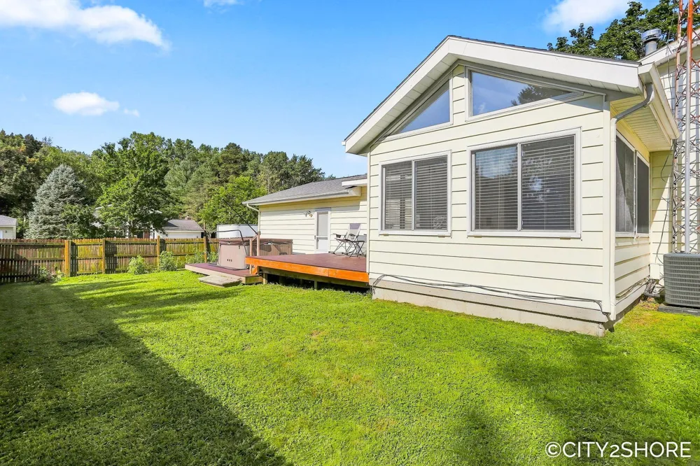 418 Harrison Street Coopersville City, MI 49404