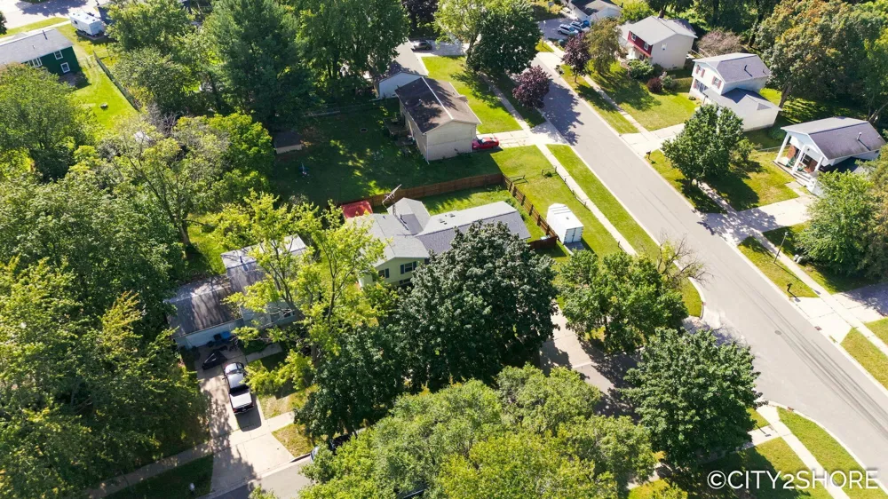 418 Harrison Street Coopersville City, MI 49404