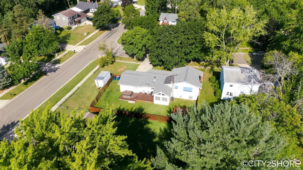 418 Harrison Street Coopersville City, MI 49404