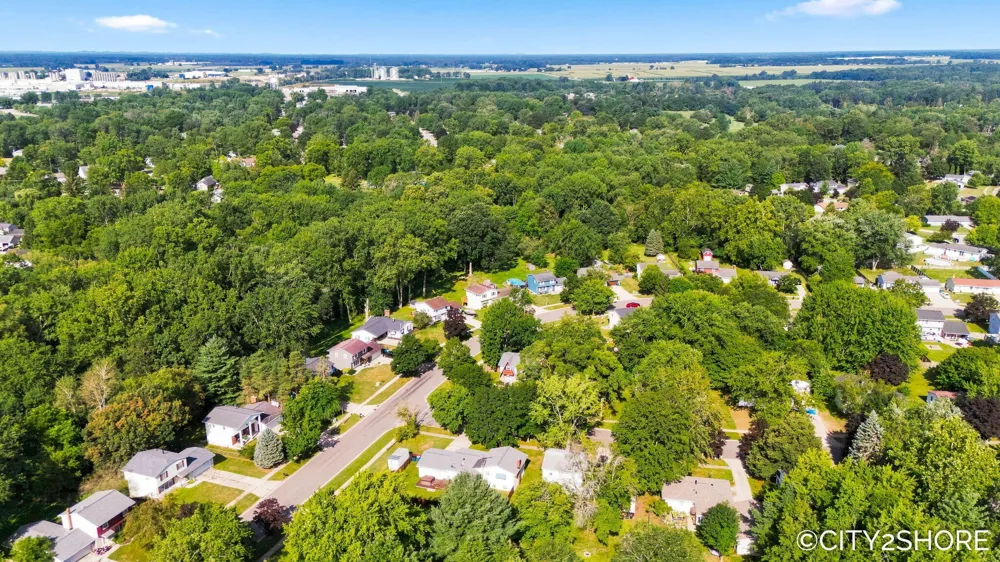 418 Harrison Street Coopersville City, MI 49404