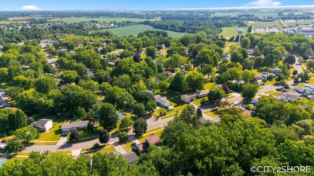 418 Harrison Street Coopersville City, MI 49404
