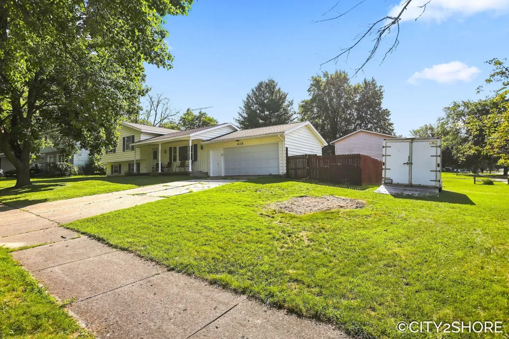 418 Harrison Street Coopersville City, MI 49404