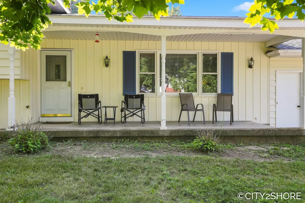 418 Harrison Street Coopersville City, MI 49404