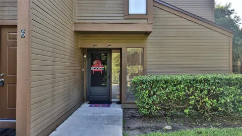 5 SHERBURY COURT