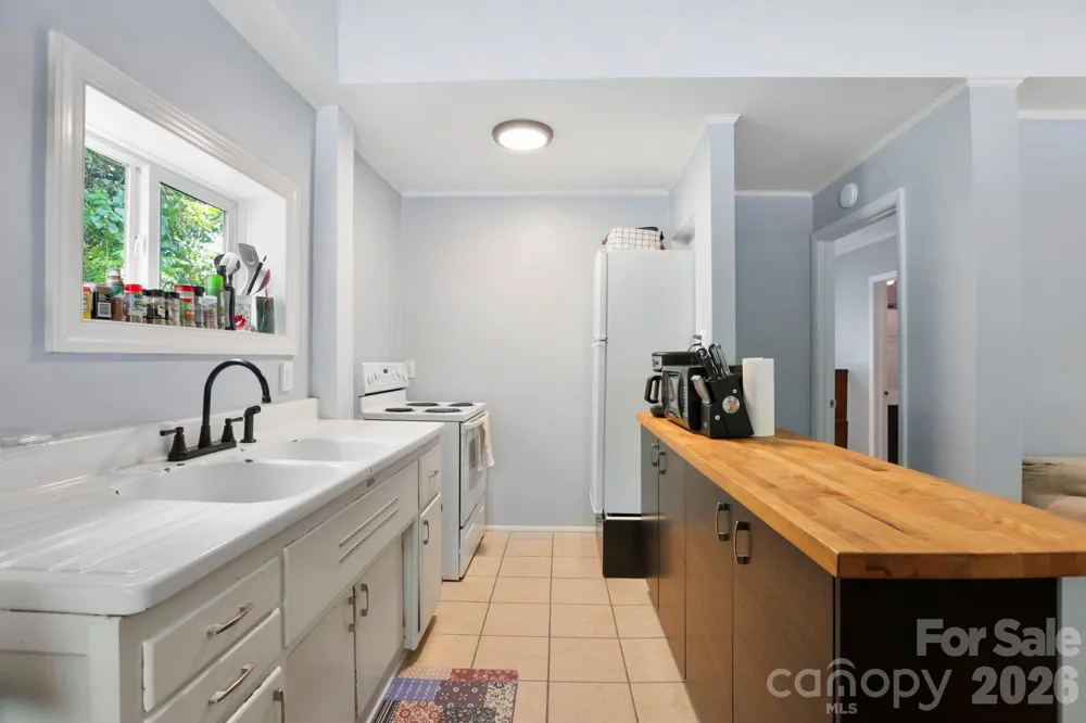 169 and 171 Cragmont Road Black Mountain, NC 28711