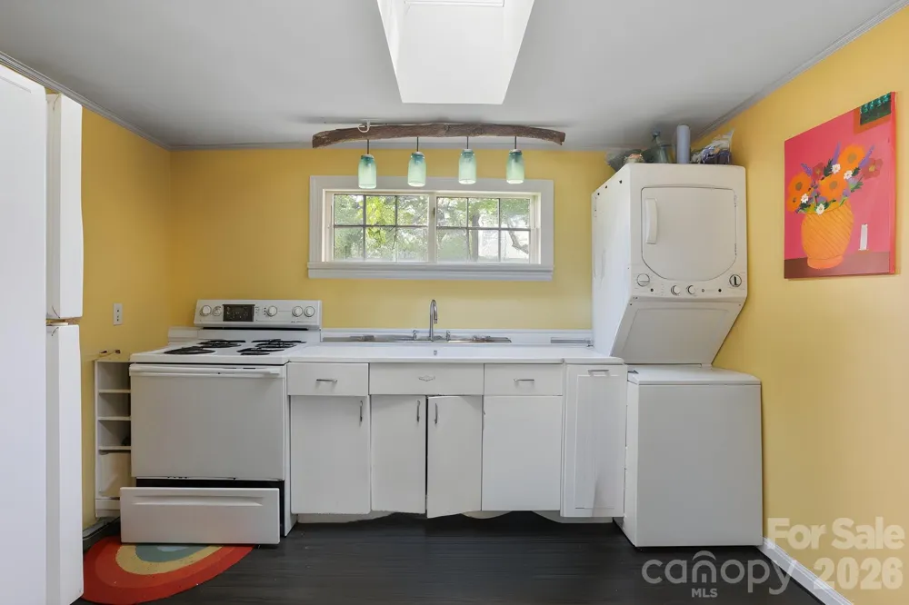 169 and 171 Cragmont Road Black Mountain, NC 28711