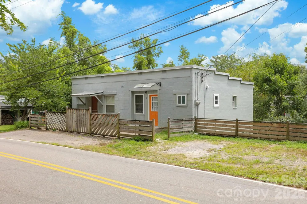 169 and 171 Cragmont Road Black Mountain, NC 28711
