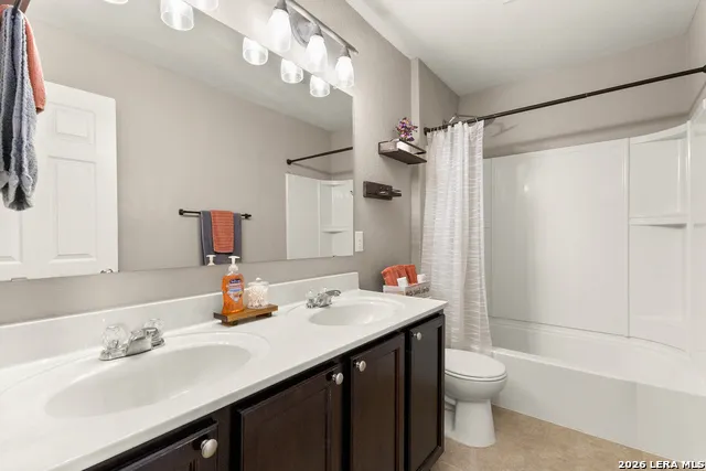 7402 Derby Vis Selma, TX 78154