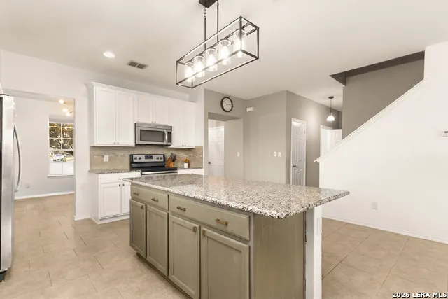 7402 Derby Vis Selma, TX 78154