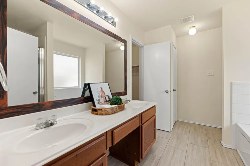 2631 Steelhead Drive Houston, TX 77045
