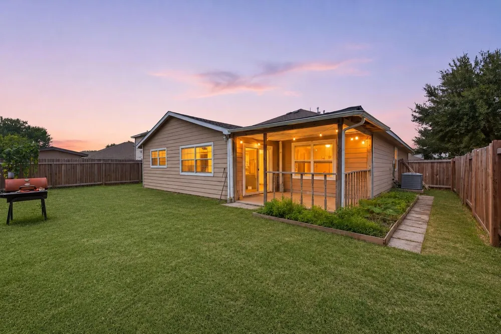 2631 Steelhead Drive Houston, TX 77045