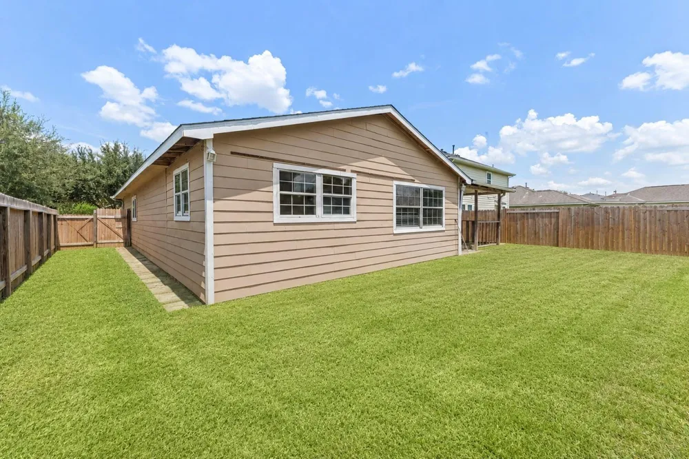 2631 Steelhead Drive Houston, TX 77045