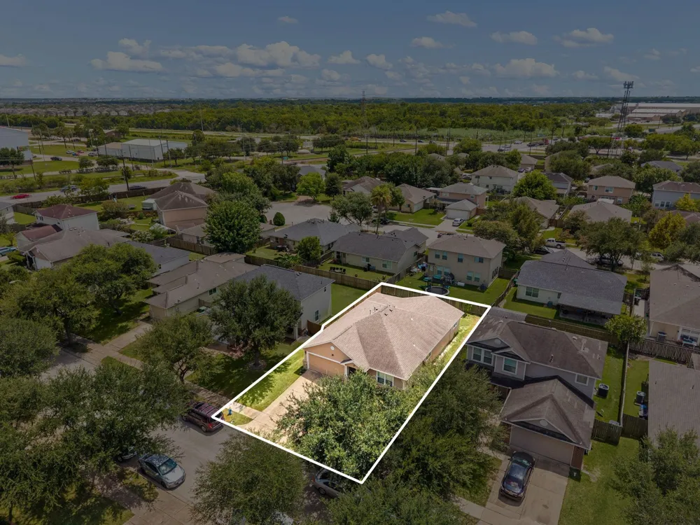 2631 Steelhead Drive Houston, TX 77045