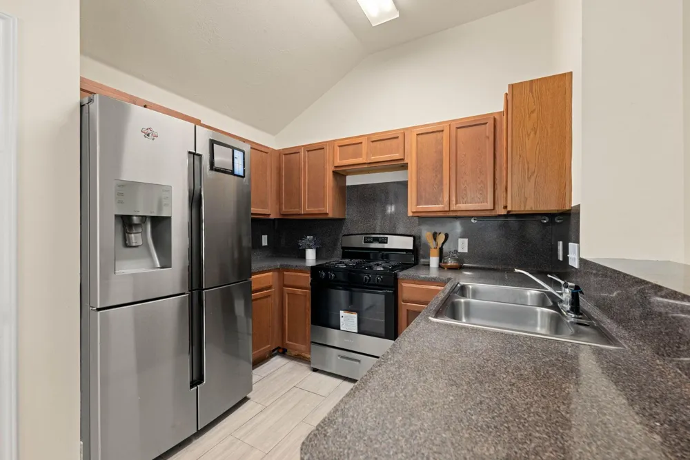 2631 Steelhead Drive Houston, TX 77045