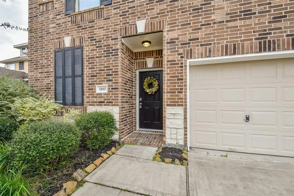 1193 Stallion Ridge Alvin, TX 77511