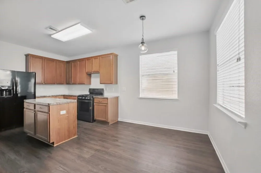 1193 Stallion Ridge Alvin, TX 77511