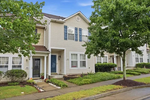 5830 Monroe Xing