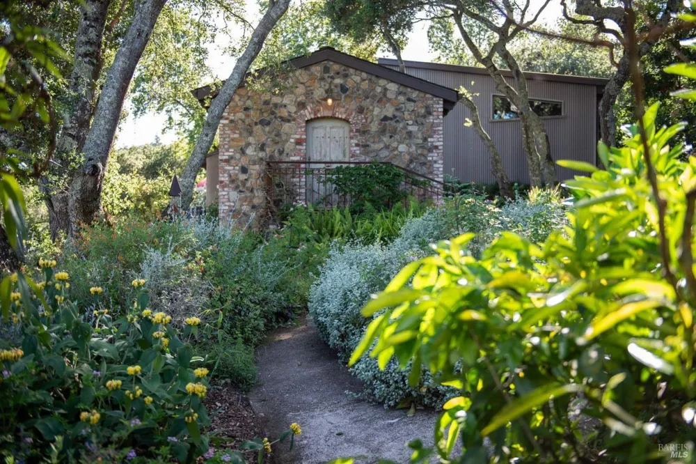4296 Savannah Trail Santa Rosa, CA 95404