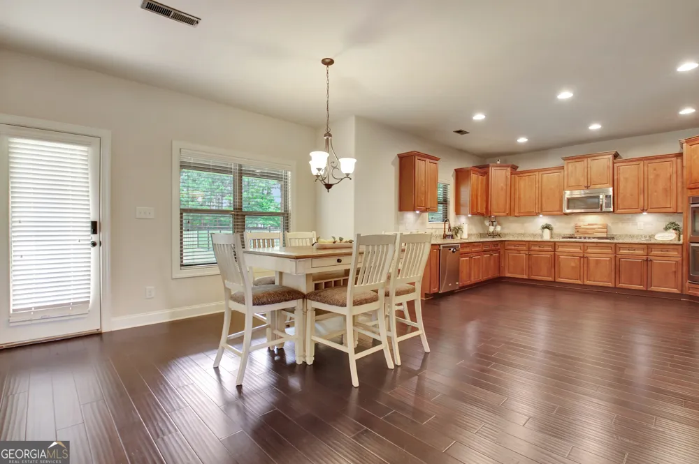 375 Grandmas LN Fayetteville, GA 30215