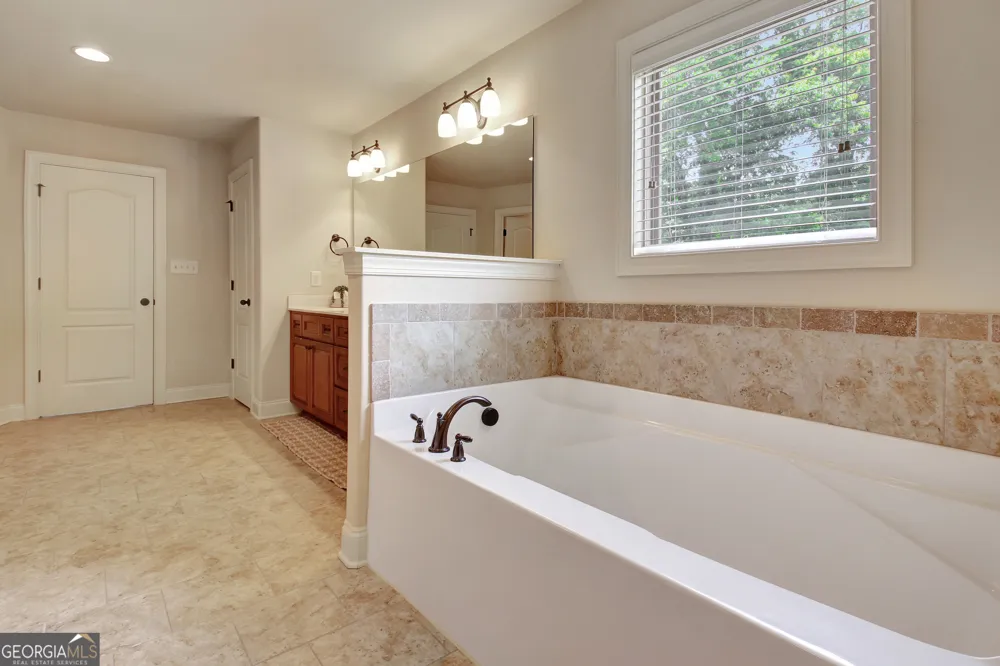 375 Grandmas LN Fayetteville, GA 30215