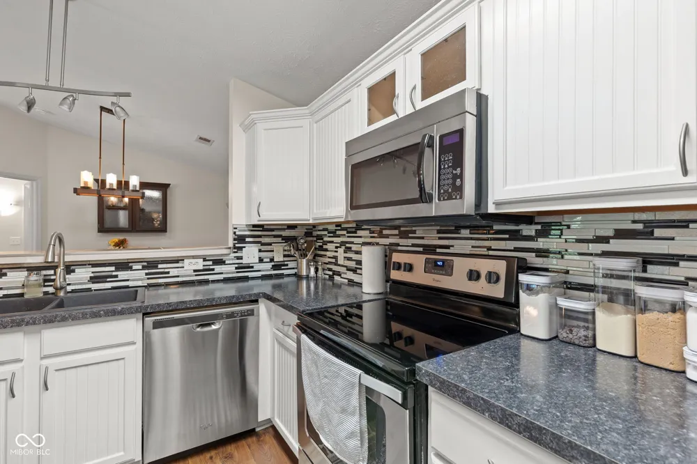 8950 Hunters Creek Drive #208 Indianapolis, IN 46227
