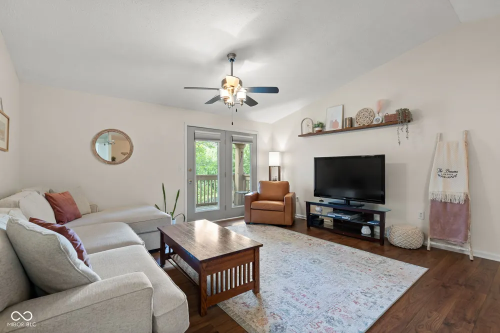 8950 Hunters Creek Drive #208 Indianapolis, IN 46227
