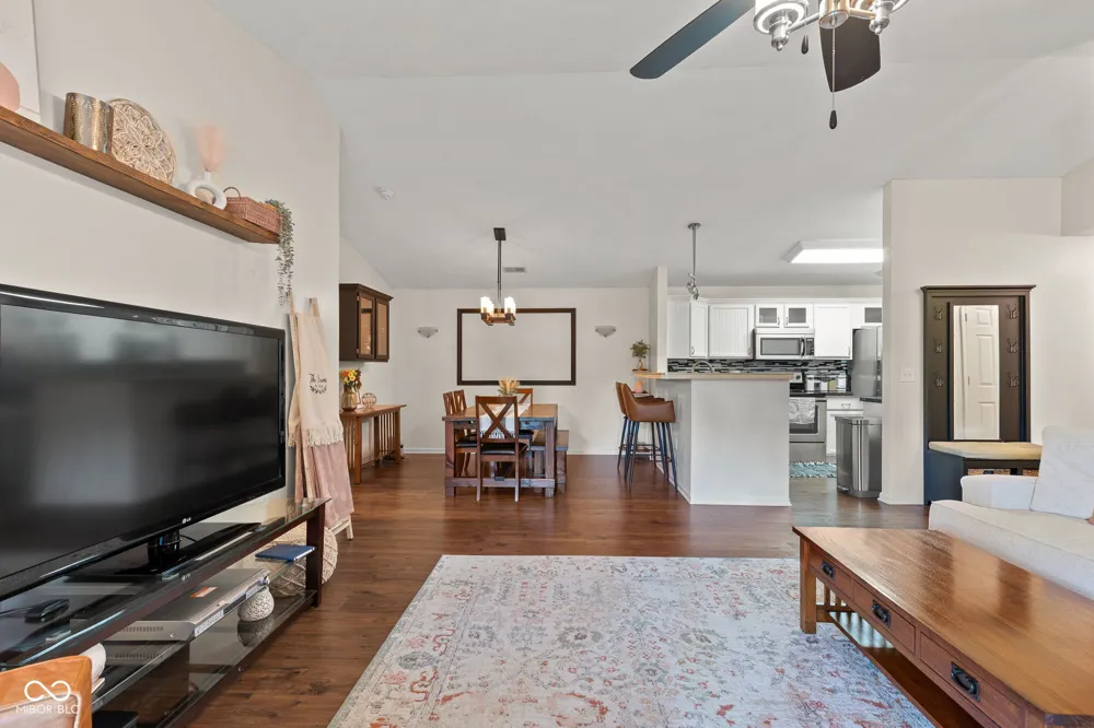 8950 Hunters Creek Drive #208 Indianapolis, IN 46227