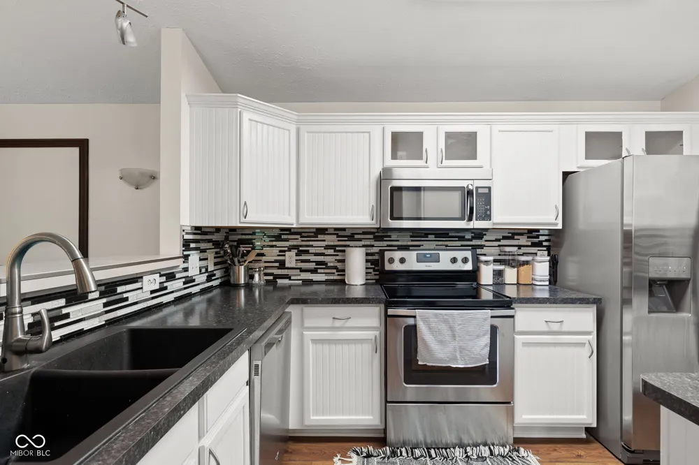 8950 Hunters Creek Drive #208 Indianapolis, IN 46227
