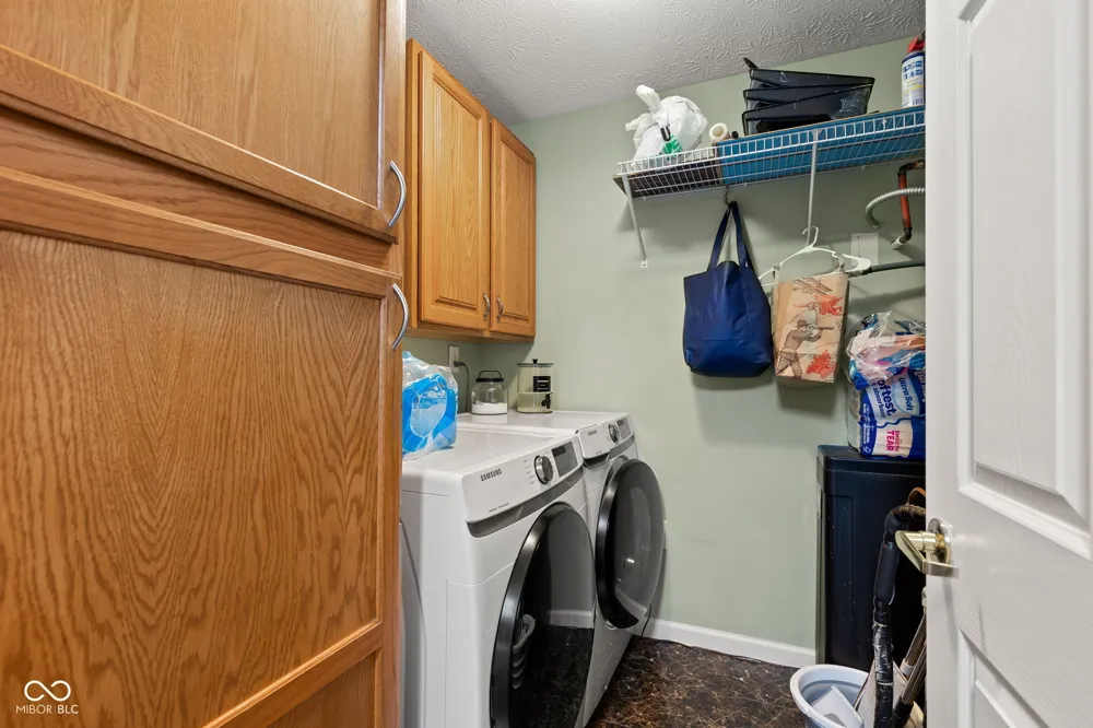 8950 Hunters Creek Drive #208 Indianapolis, IN 46227