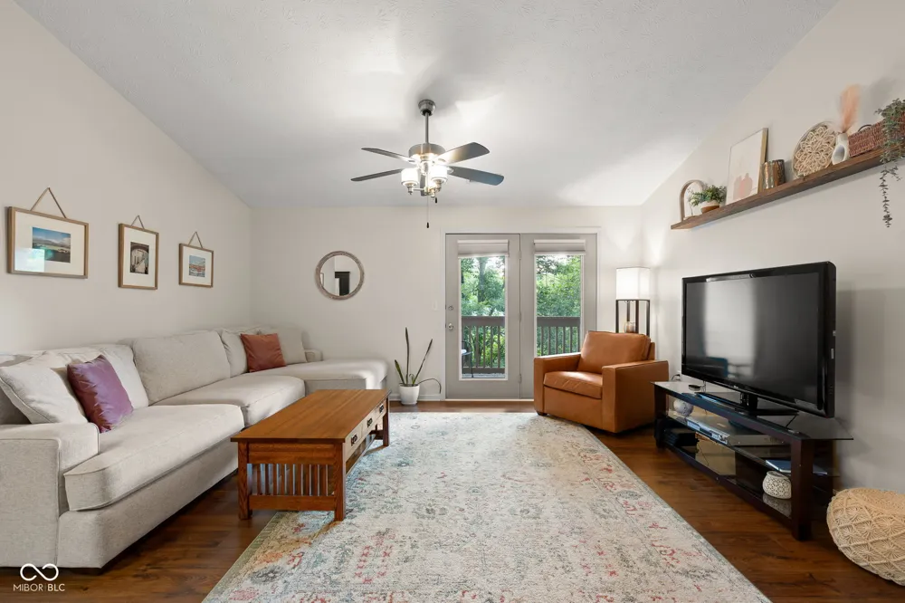 8950 Hunters Creek Drive #208 Indianapolis, IN 46227