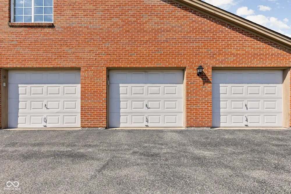 8950 Hunters Creek Drive #208 Indianapolis, IN 46227