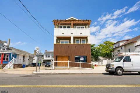 111 N Dorset