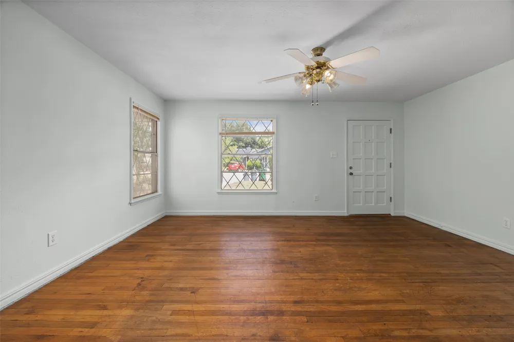 4406 Wayne Court S Haltom City, TX 76117