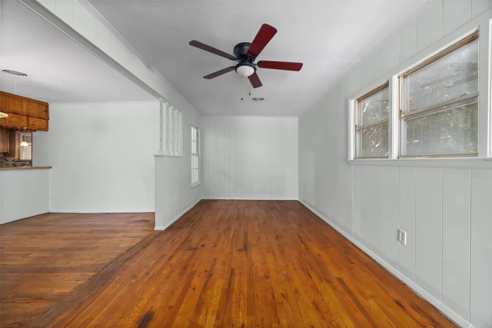 4406 Wayne Court S Haltom City, TX 76117