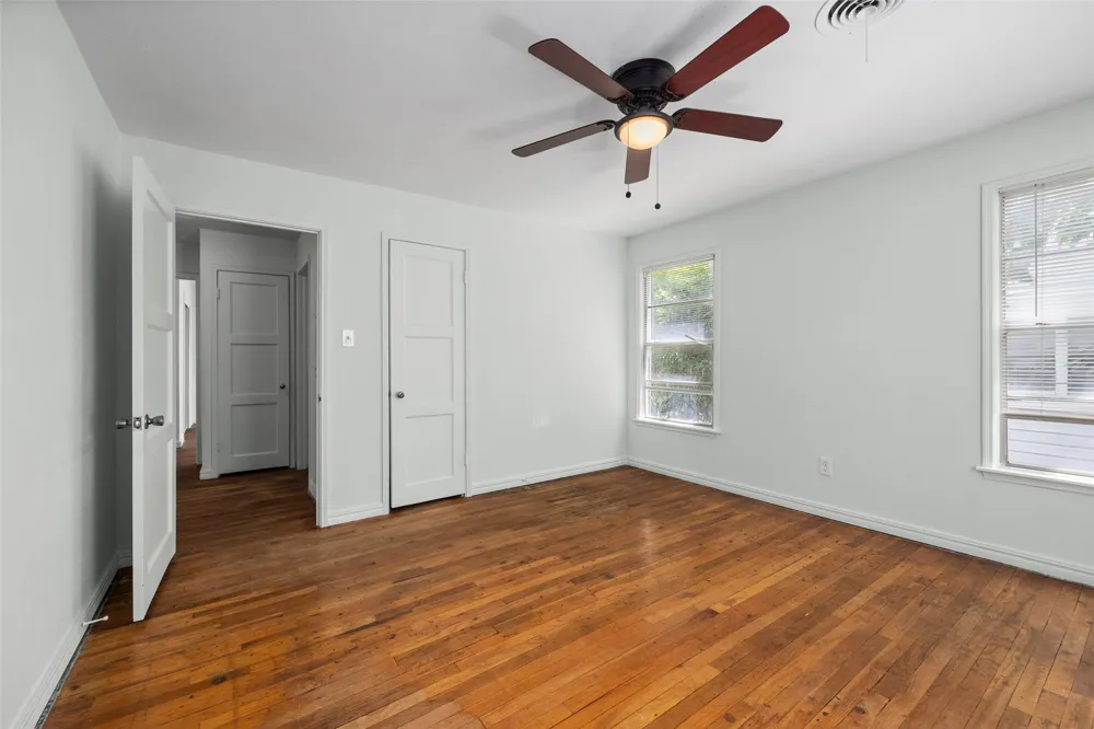 4406 Wayne Court S Haltom City, TX 76117