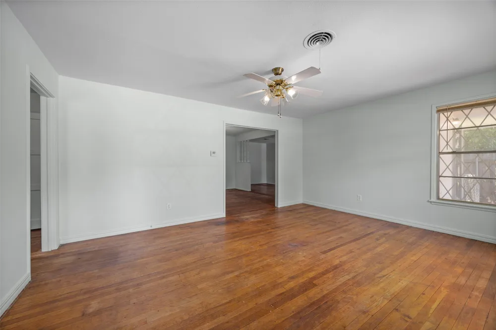 4406 Wayne Court S Haltom City, TX 76117