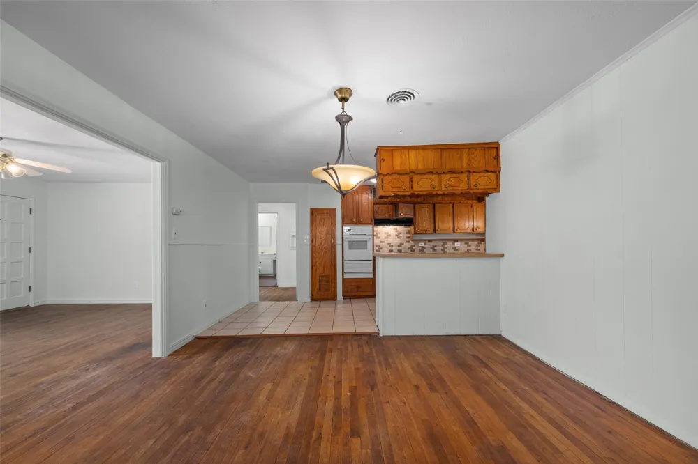 4406 Wayne Court S Haltom City, TX 76117