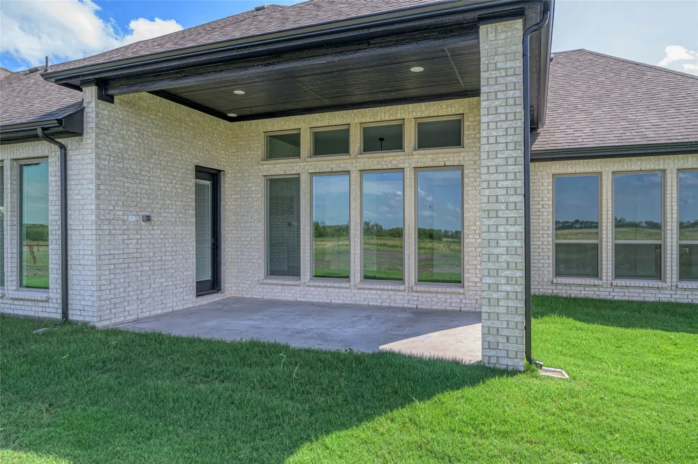101 Jasper Lane Van Alstyne, TX 75495
