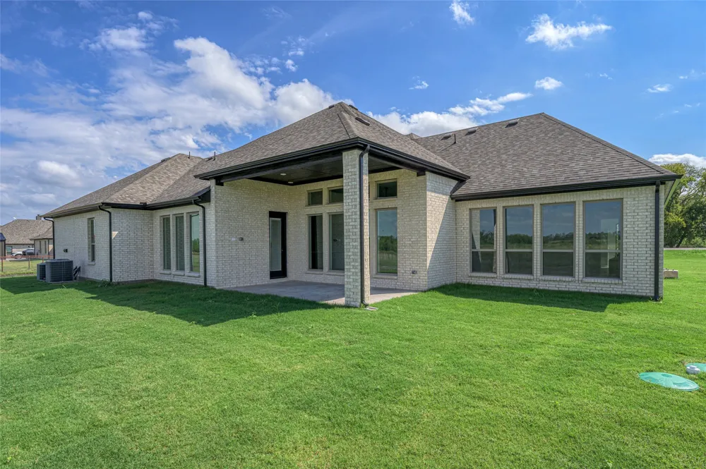101 Jasper Lane Van Alstyne, TX 75495